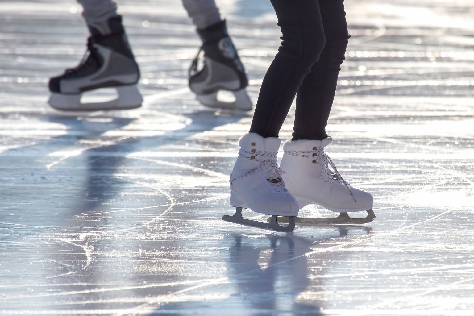 как делают искусственный лед на катке